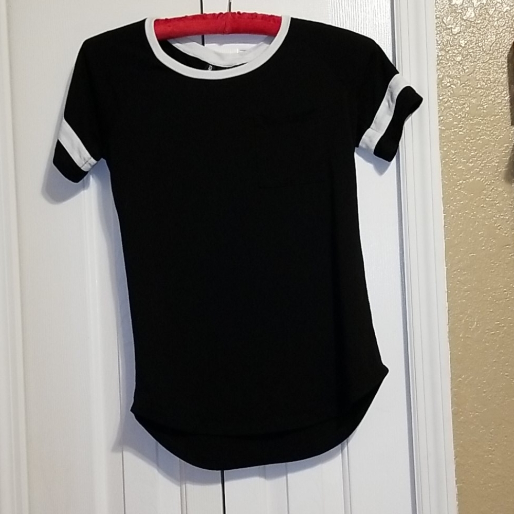 Kristin Nicole pocket T
